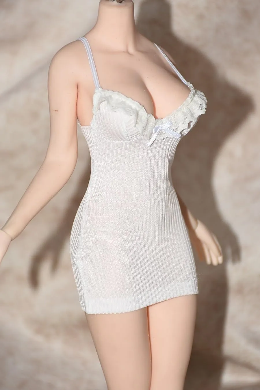 1/6 Scale Female Action Figure Doll Tight Dress Costume for 12 Inch Female Joint Flexible Figure Doll Miniatures Accessories Doll(White)