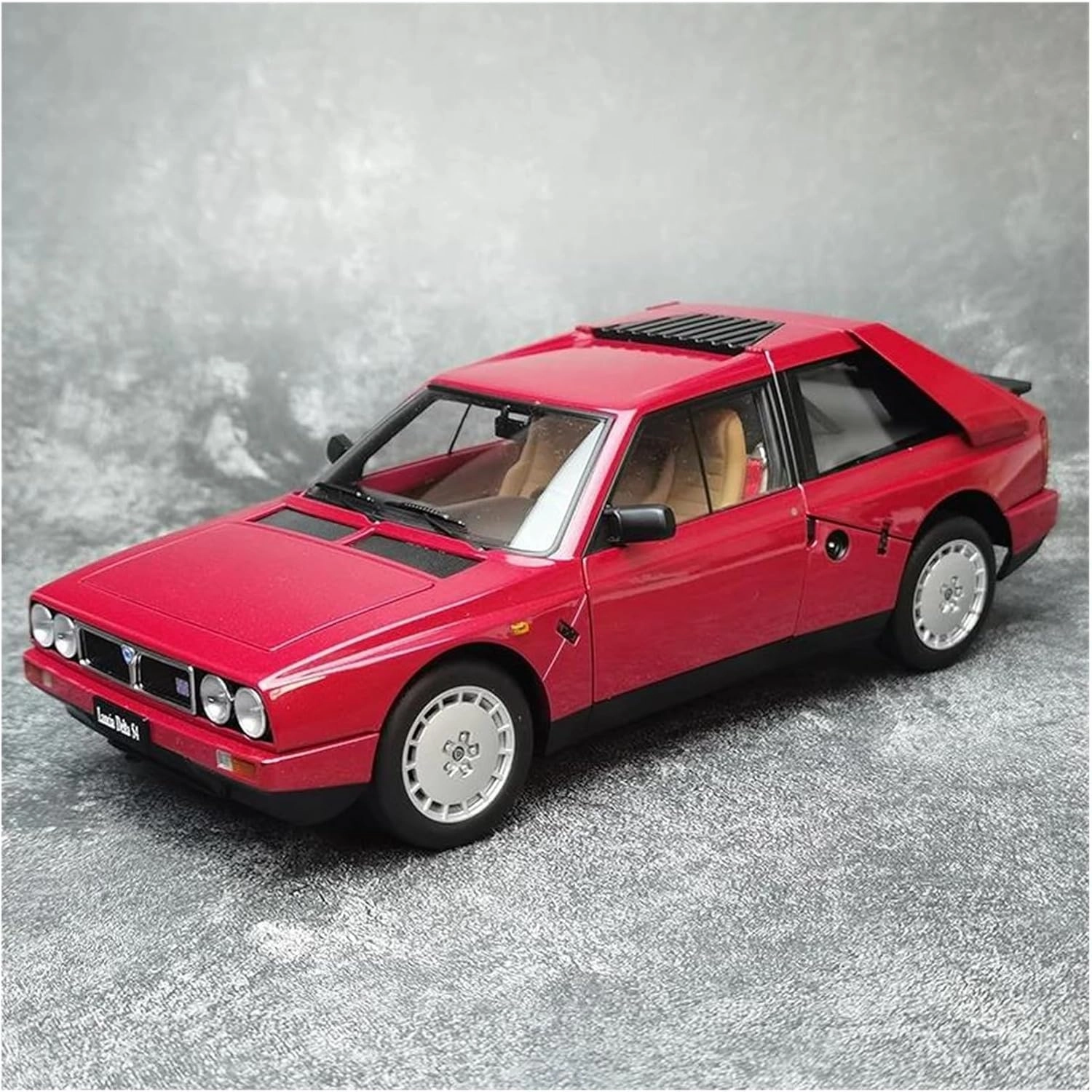 1 18 for Lancia Delta S4 1985 Alloy Car Model Diecast Metal Vehicle Car Model Collection Static Ornaments Simulation Vehicle Playset(Red)