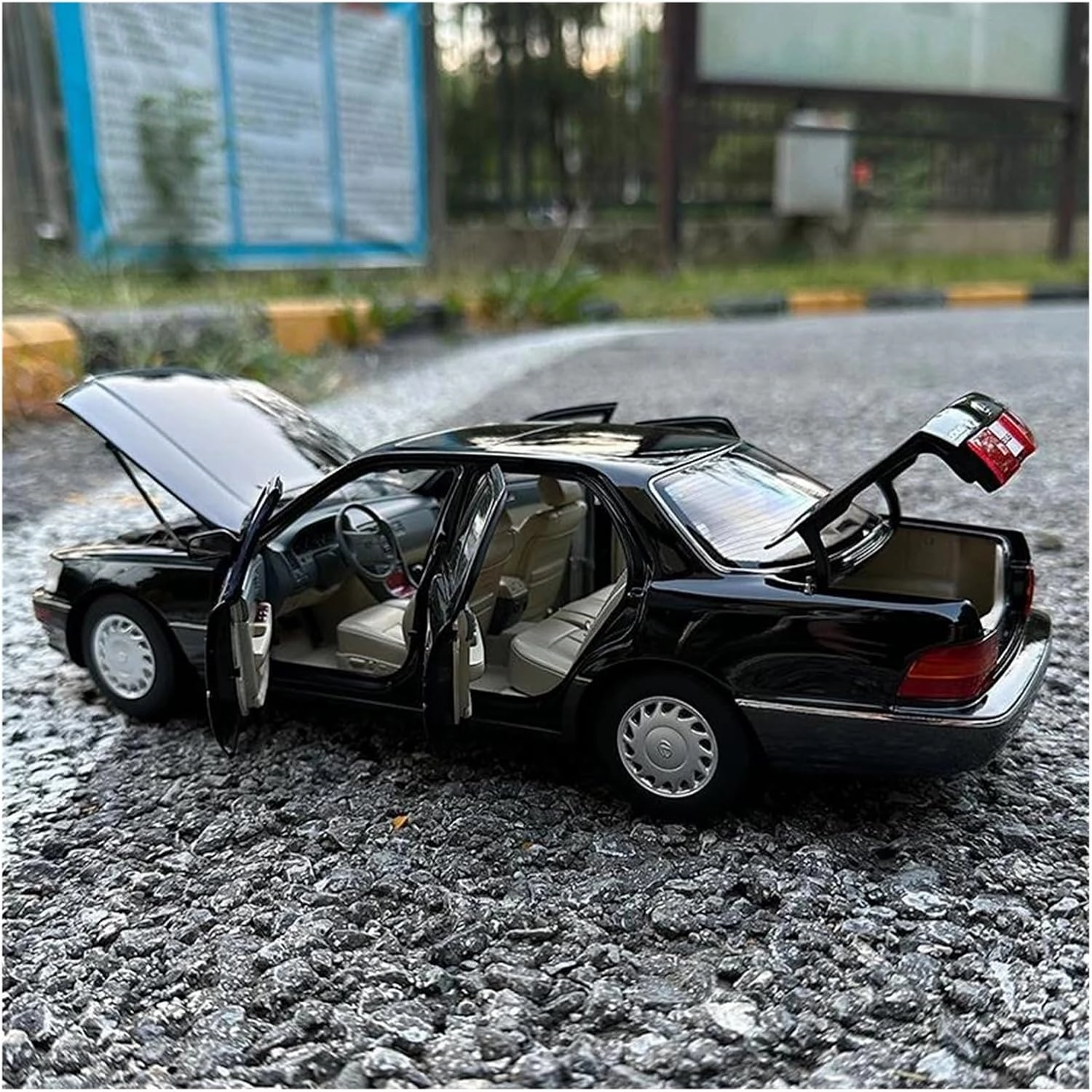1 18 for Lexus LS400 Car Model Metal Classic Roof Classic Car Alloy Diecast Vehicle Car Model Collectibles Non-Remote App Controlled Toys(Black)
