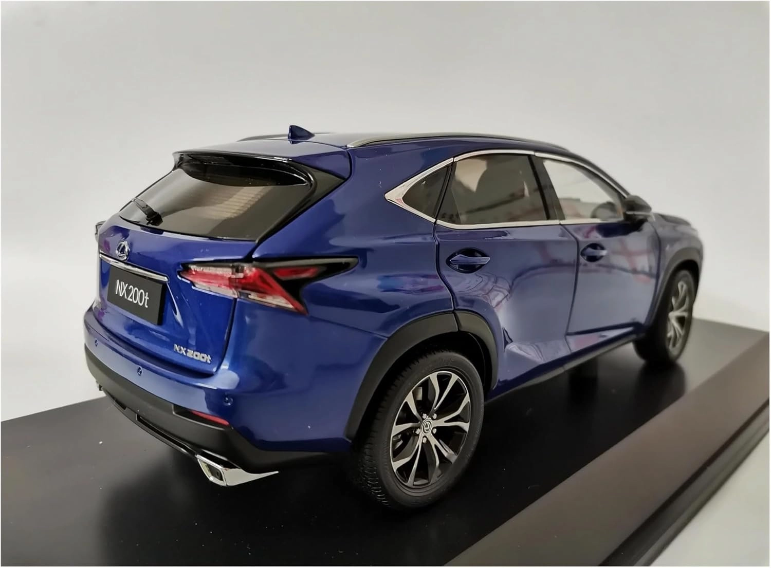 1 18 for Lexus NX200t Metal Diecast Model Car Collection Decoration Boys Gifts Car Enthusiasts Ornaments Simulation Vehicle Playset(Blue)