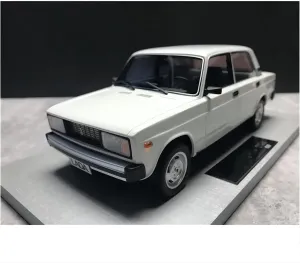 Alloy Resin Car Vehicle Model Fit for Former Soviet Union Lada 2105 1 18 Alloy Car Model Classic Adult Collection Static Display Festive Deluxe Gift
