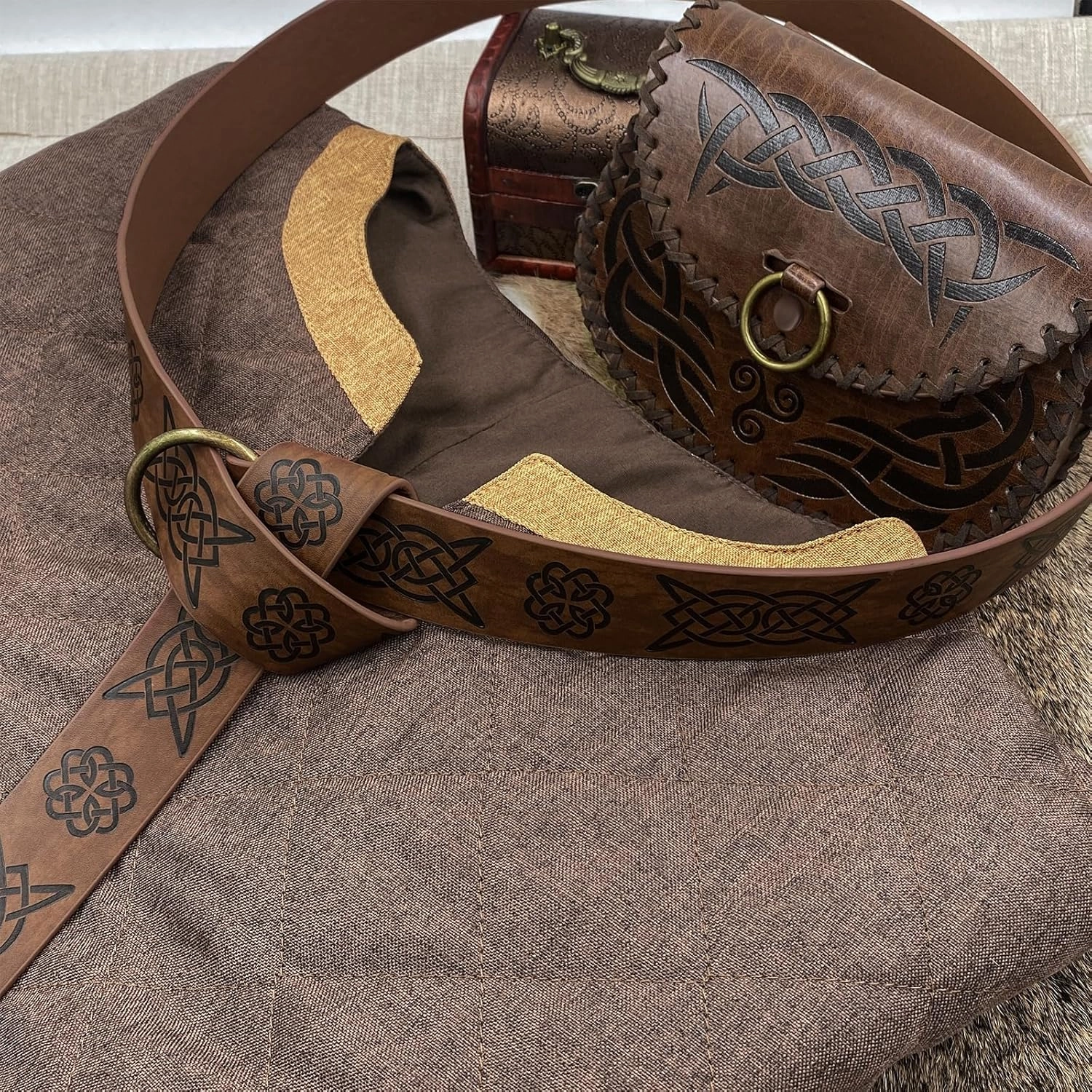 HiiFeuer Medieval Costume Tunic, With Vintage Belt and Bag, Mercenary Knight Body Cloth Armor, Renaissance LARP Cosplay Set