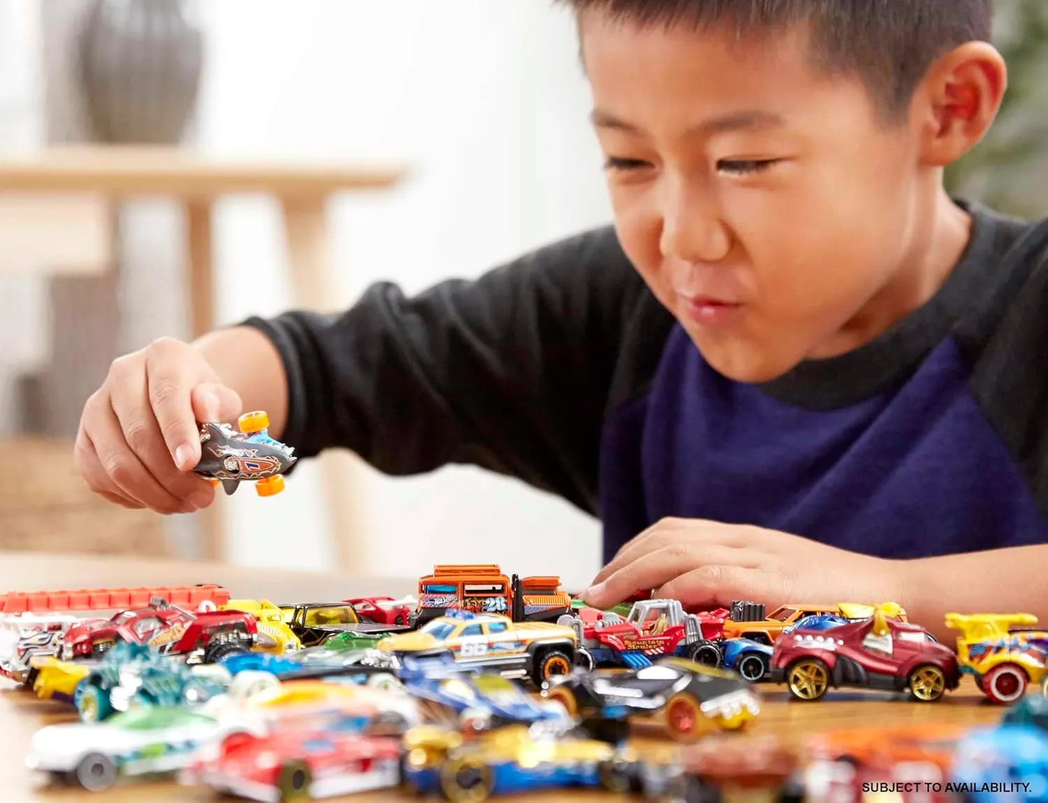 Hot Wheels Toy Cars & Trucks 20-Pack, Set of 20 1:64 Scale Vehicles for Play or Display, Instant Collection (Styles May Vary)