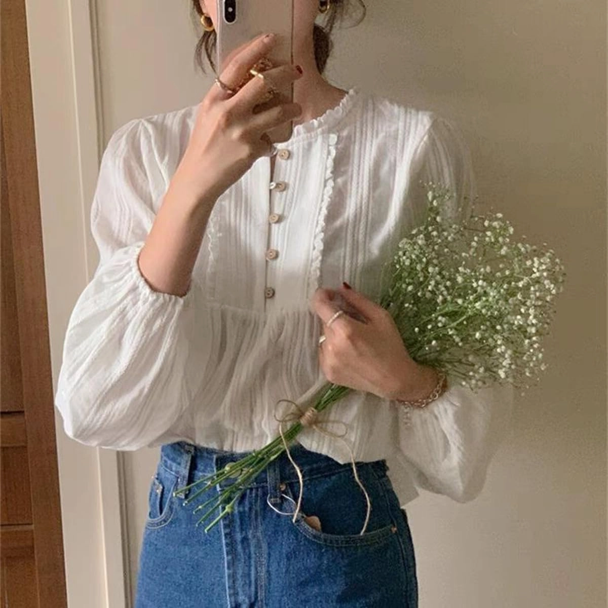 Korean Version of Women's Shirt, Women's Sweet Round Neck Pleated Small lace top, Women's Long Sleeved Shirt top