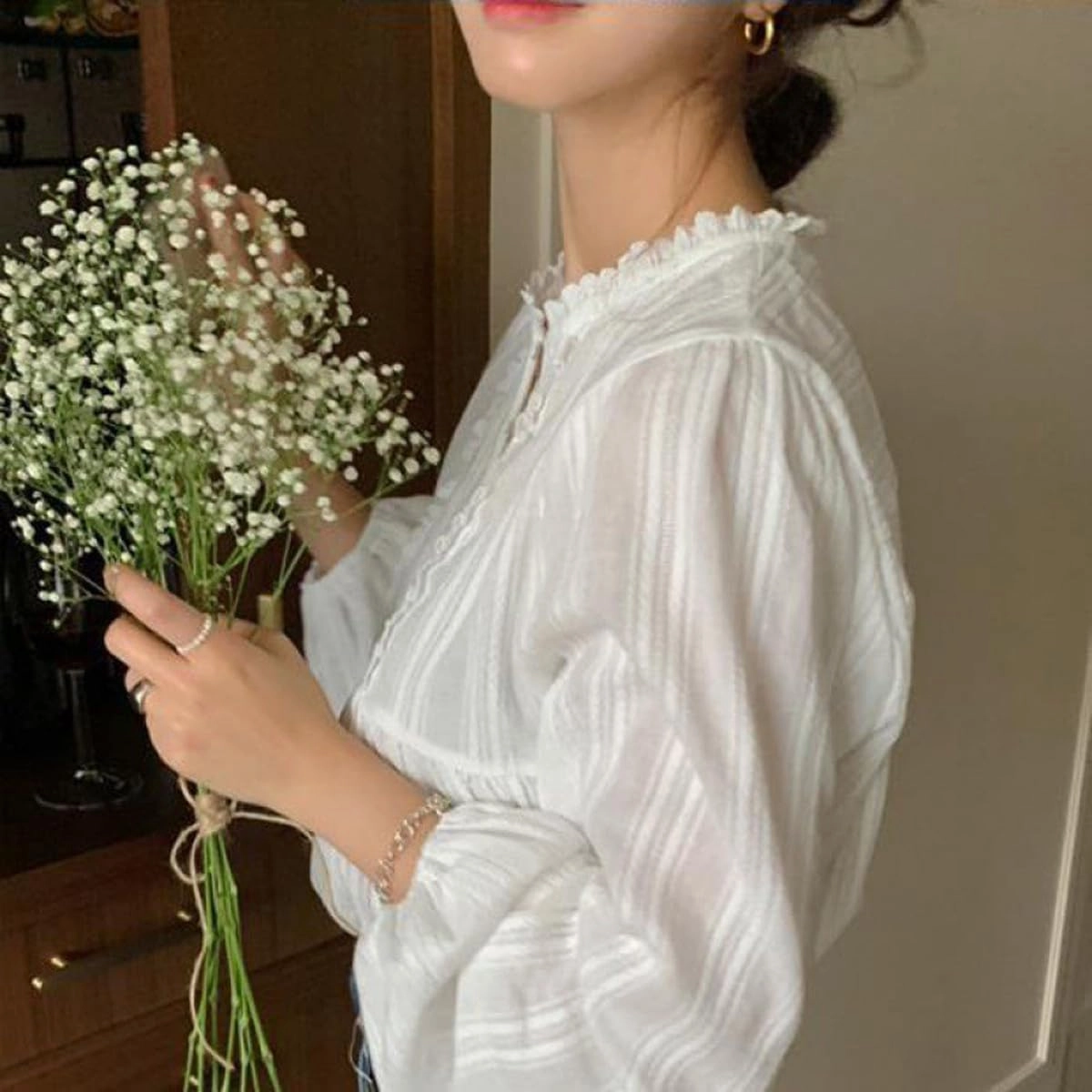Korean Version of Women's Shirt, Women's Sweet Round Neck Pleated Small lace top, Women's Long Sleeved Shirt top