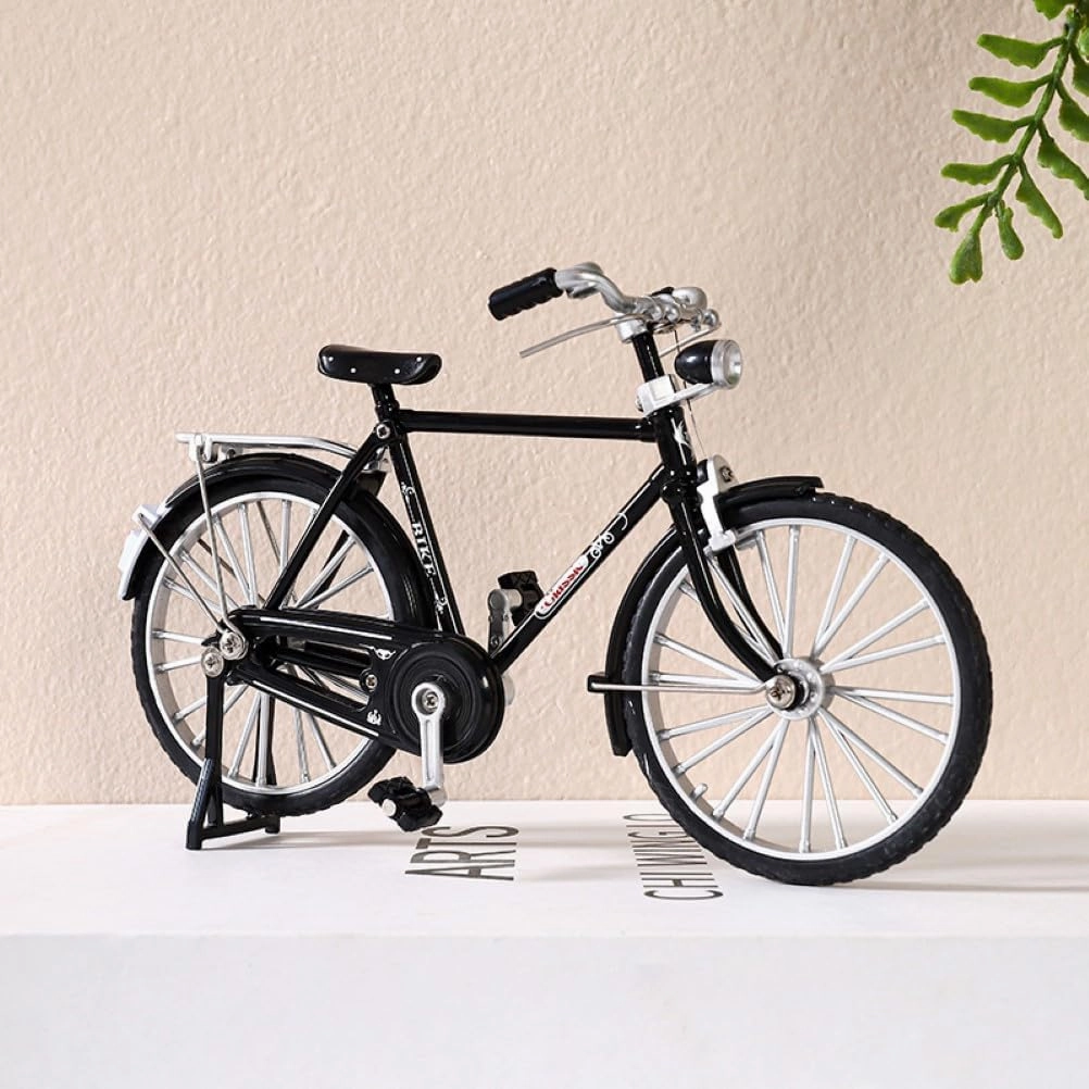 Miniature Alloy Bicycle Collections Bookshelf Decor, Metal Art Home Accessories, Desk Accessories Toy Finger Bike for Collections Home Living Room Bar Coffee Ornaments (Black)