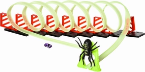 Qaba Track Builder Loop Kit Criss-Cross Glowing Race Track Toy Set Spooky Spider Fun Starter Kit, with Pull-Back Car for Kids 3-6 Years Old, Lime Green
