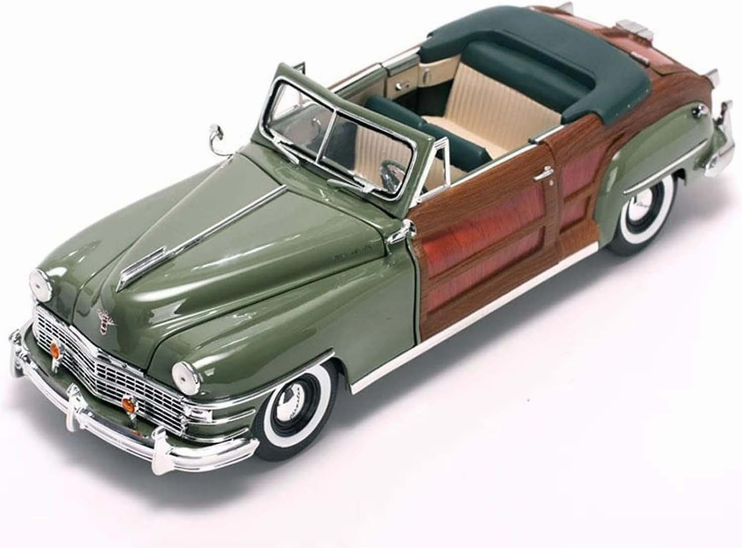 Resin Car Vehicle Model Fit for Chrysler 1948 1 18 Classic Alloy Wood-Grain Car Model Boutique Souvenir Collectibles Ornaments Festive Deluxe Gift