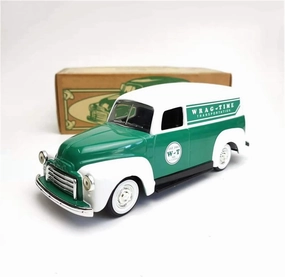 Sports Car Building Kits for GMC 1951 1:25 Alloy Classic Car Model Collectible Decoration Display Toy for Home Or Office Décor