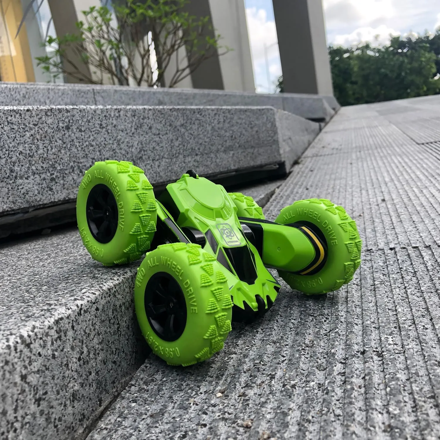 Threeking Double-Sided Driving Rc Stunt Car Toys Remote Control Cars 360-degree Flips Rotating Gifts Presents for Kids Boys/Girls Ages 6 